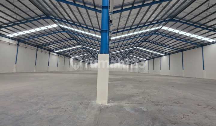 Warehouse in Krian with Container Access, Loading Dock Near Highway Warehouse in Krian with Container Access, Loading Dock Near Highway