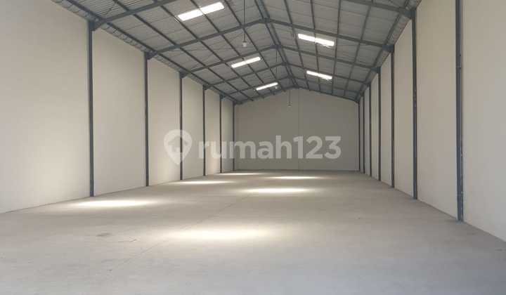 Warehouse in Buduran, Sidoarjo, Ready to Use, Container Access, Parking Available. Warehouse in Buduran, Sidoarjo, Ready to Use, Container Access, Parking Available.