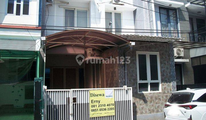 Rumah di Cluster Sorrento Pakuwon City, 2 Lantai, Semi Furnished, Siap Huni 1