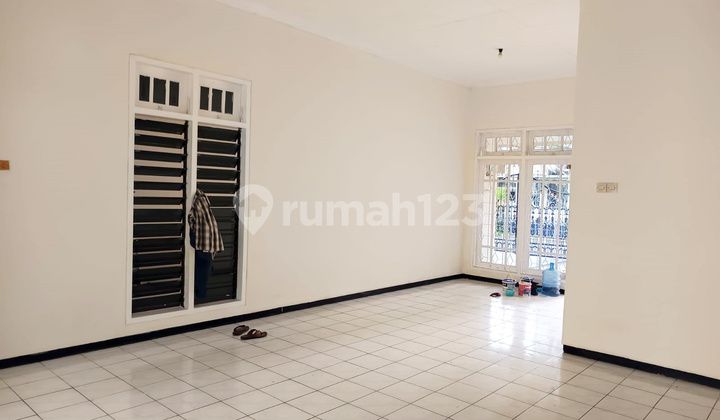 House in Rungkut Mapan Tengah, East Surabaya, Renovated, Wide Road Row, Ready to Occupy 2