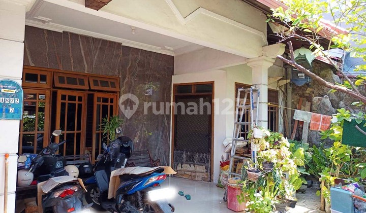 House in North Rungkut Mejoyo, East Surabaya, Good + Well-Maintained, Wide Road Row 2
