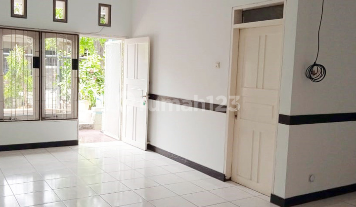 Rumah di Kutisari Indah Utara Surabaya Selatan, Bagus + Terawat, Row Jalan Lebar, Siap Huni.. Disewakan Juga !!! 2
