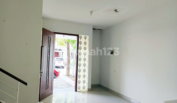 Rumah di Grand Harvest Cluster Belvoir Surabaya Barat, Minimalis, Baru Gress, Siap Huni !! 2