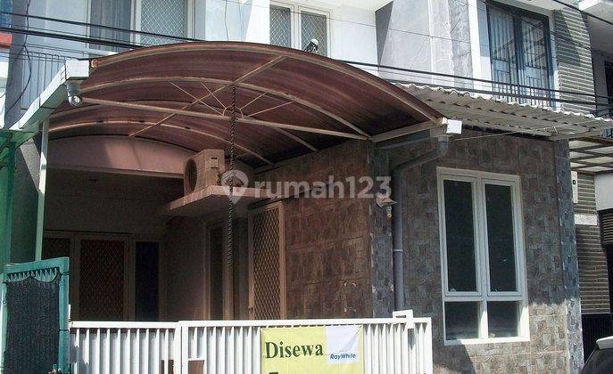 Rumah di Cluster Sorrento Pakuwon City, 2 Lantai, Semi Furnished, Siap Huni 2