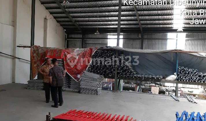 DILELANG Gudang Rumah Bagus 750 m2 SHM di Jl. Mekar II Bandung DILELANG Gudang Rumah Bagus 750 m2 SHM di Jl. Mekar II Bandung