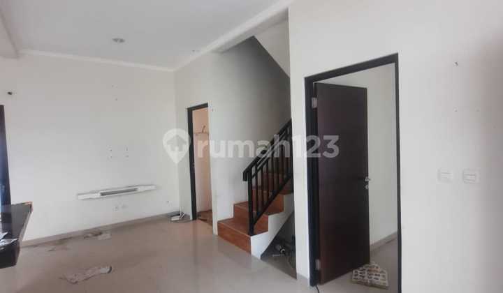 Rumah Bagus VIA LELANG SHM di Mandalika Residence, Derwati 2