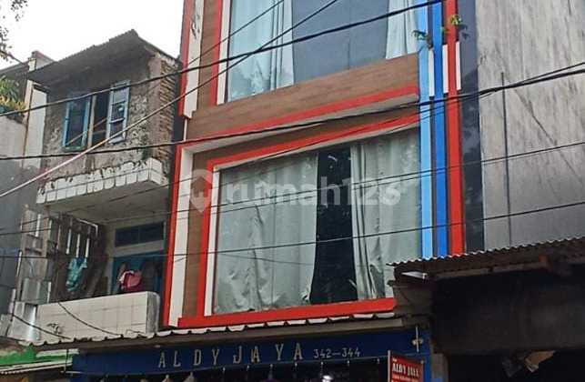 Affordable Nice Strategic 140 m2 Freehold Title Shop House on West Pagarsih Street 2