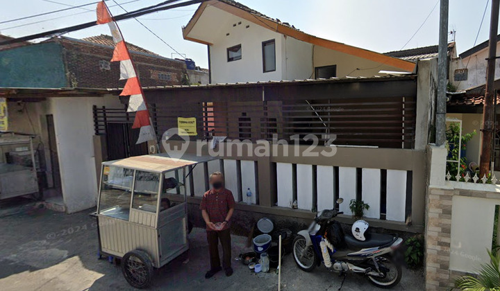 Rumah Lelang SHM 2 Lantai Nyaman di Jl. Sekelimus Utara, Bandung