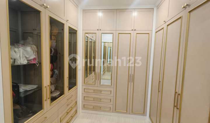 Good Furnished Luxury House with SHM in Emily Cluster, Summarecon Bandung 2