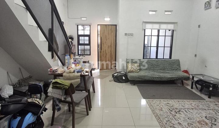 Quick Sale Beautiful 2-Storey Fully Renovated SHM in Green City View Complex