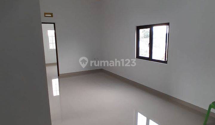 Rumah Bagus Furnished siap huni SHM di Pinus Regency  2