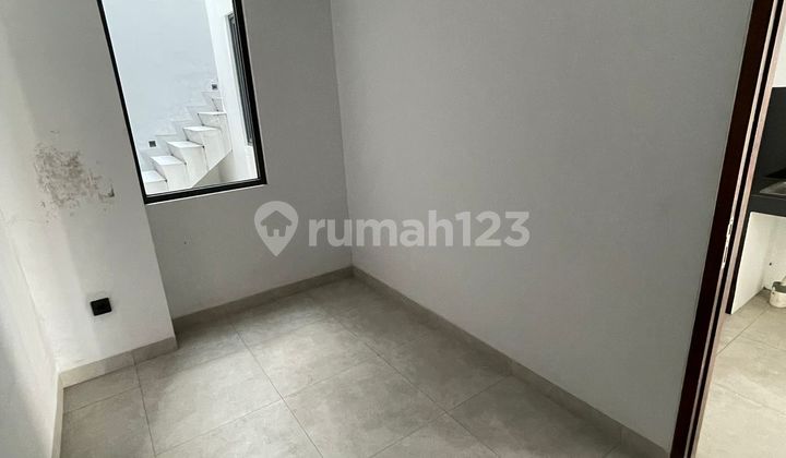 Rumah Baru 3 Lantai Mewah Nyaman SHM Siap Huni Setraduta, Bandung 2