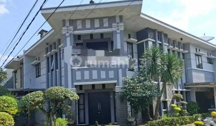 DILELANG Murah Rumah 2 lantai SHM siap huni di Padmae Regency 