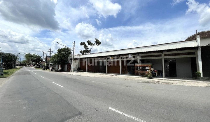 Ruang Usaha Dijual 5 Menit Dari Bandara Adi Sumarmo Solo