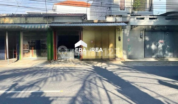 Business space in a strategic location, bustling business area, Pasar Kliwon, Solo. Business space in a strategic location, bustling business area, Pasar Kliwon, Solo.