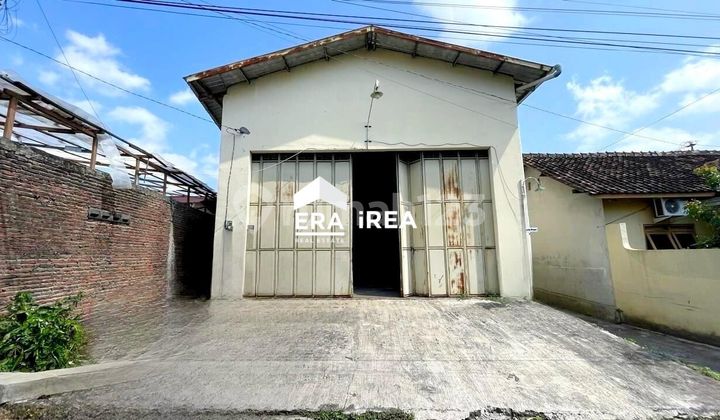 Ready-to-use warehouse in Kartasura Sukoharjo with truck access.