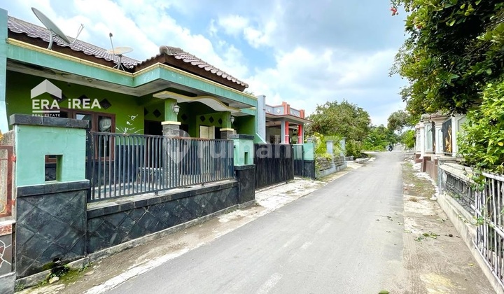 Affordable ready-to-occupy house near Solo Boyolali road. 2