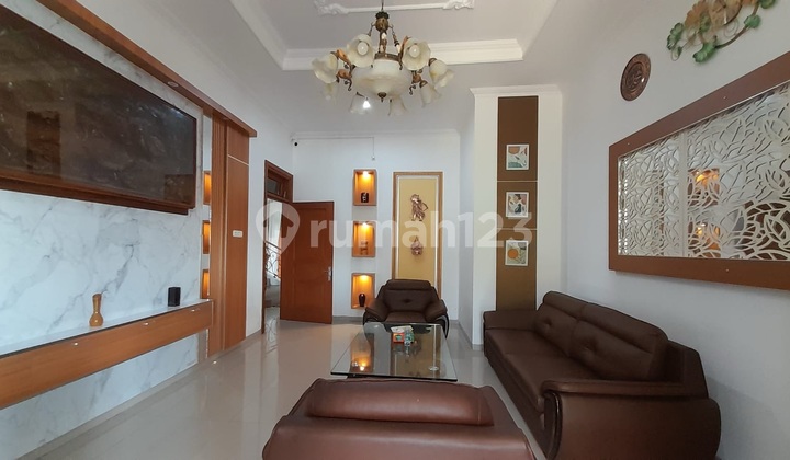 Rumah 2 Lantai Full Furnished di Sumber Banjarsari Solo 2