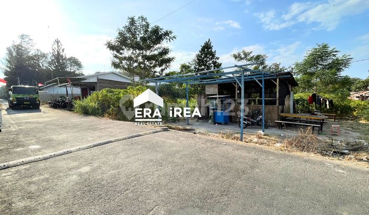 Boyolali land near the highway is suitable for a factory. Boyolali land near the highway is suitable for a factory.