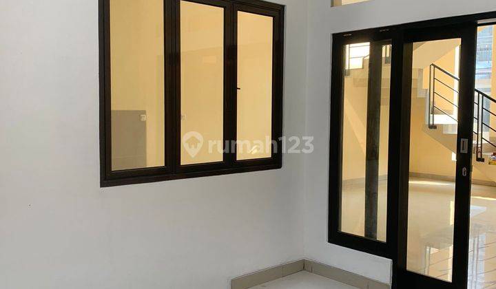 Dijual Rumah Full Renov  2