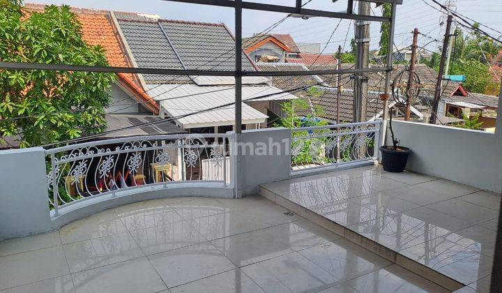 Rumah 2 Lantai Rapi Siap Huni di Dekat Plaza Thb Harga Nego 2