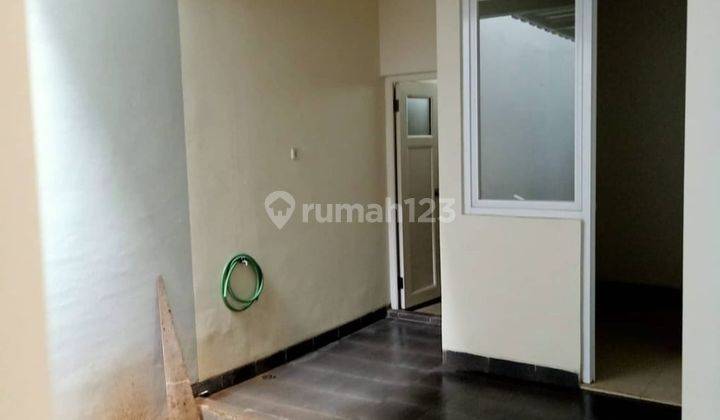 Dijual di Bawah Harga Pasar Rumah Hook 2 Lantai di Springville Bekasi 2