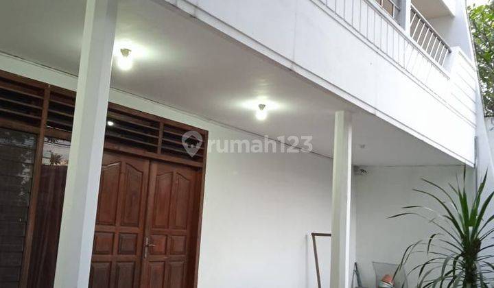 Dijual Rumah lama 3 Lantai di 0 Jalan Raya Dukuh Kupang Barat!!Cocok untuk Usaha,Cafe,Kos2 an,dll!!Semua Pintu Kayu Jati!! 2