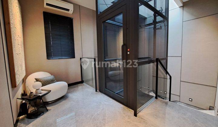 Jual Rugi Take Over Rumah Mewah Ada Lift di Summartecon Serpong  2