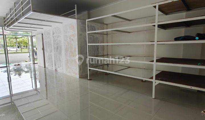 Ruko 3 Lantai disewakan di Terrace 8. Suvarna Sutera. Tangerang. 4