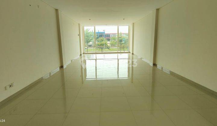Ruko 3 Lantai disewakan di Terrace 8. Suvarna Sutera. Tangerang. 1