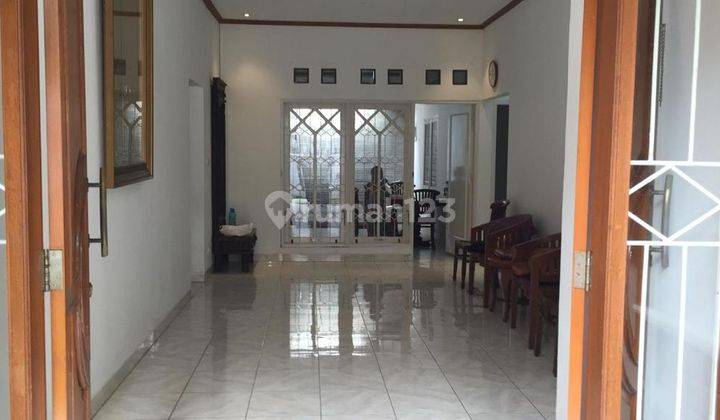 Rumah Keren Strategis Dekat Stasiun di Kencana Loka Bsd 2