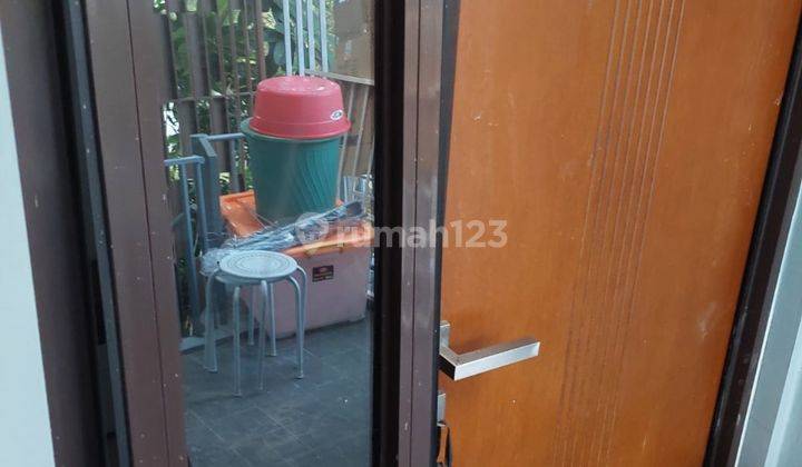 Rumah Hook 2 Lantai Super Strategis di Cirendeu Jakarta Selatan 2