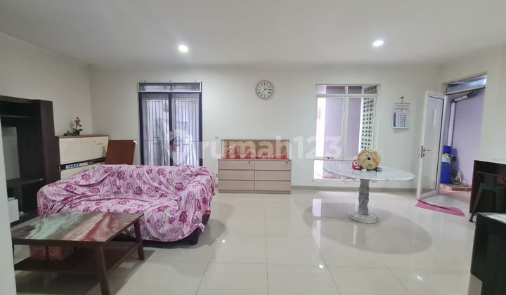 Dijual Rumah 2 Lantai di Suvarna Sutera Full Furnished Status Hak Milik Dijual Rumah 2 Lantai di Suvarna Sutera Full Furnished Status Hak Milik