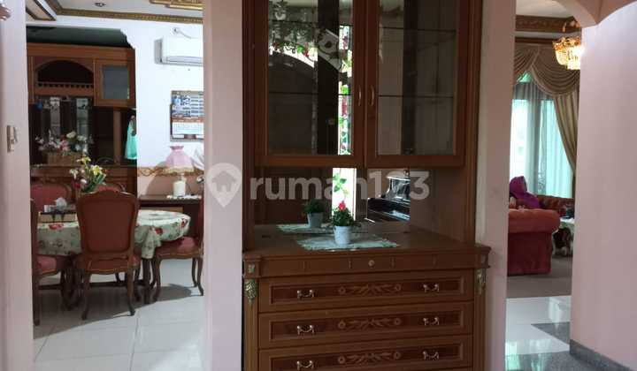 Dijual atau Sewa Rumah Asri & Strategis Model Mediteranian di Bsd Giri Loka Cocok U/ Expatriat. SHM 2