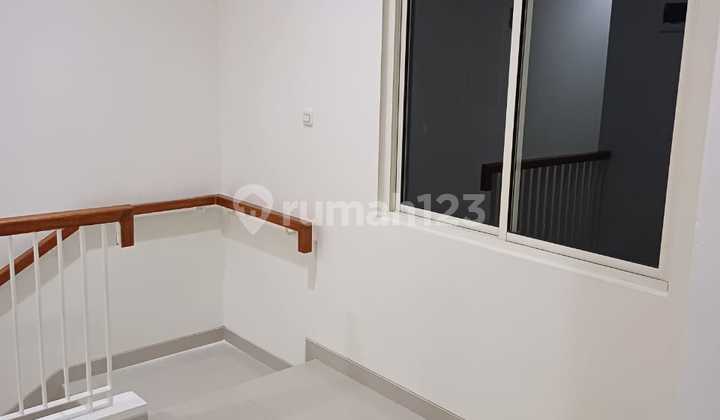 For Sale Rent 2-Story House in Suvarna Sutera Cikupa Ready to Occupy 2