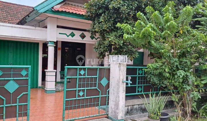 Dijual Rumah 1 Lantai Ada Garasi Mobil Halaman Depan Besar Luas 1