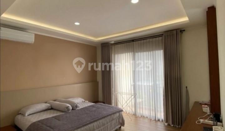 Dijual Rumah Mewah 2 Lantai Furnish di Suvarna Sutera Siap Huni Dijual Rumah Mewah 2 Lantai Furnish di Suvarna Sutera Siap Huni
