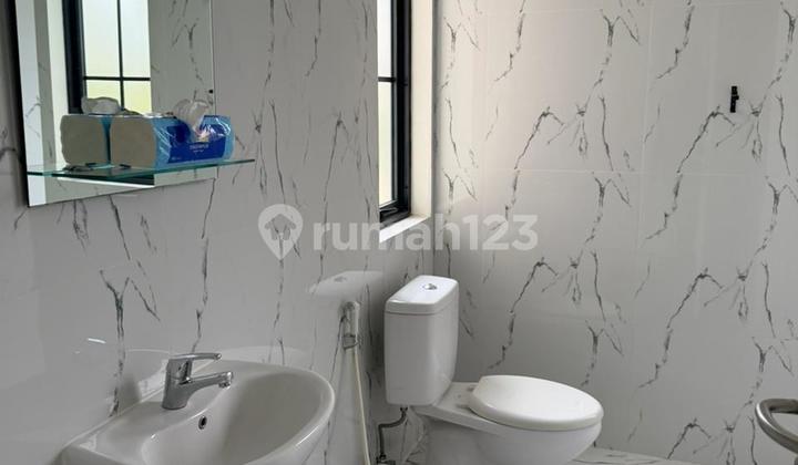 For Sale 3-Story Semi-Furnished House in Suvarna Sutera Ready to Occupy 2