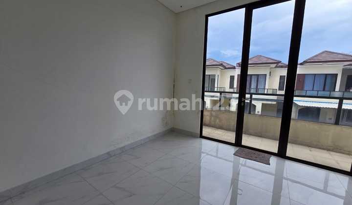 Disewakan Rumah Rapi Terawat Siap Huni di Lavon 1 Cluster Allura 2