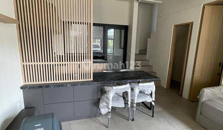 Disewakan Rumah Baru Masih Fresh Furnished By Developer 2