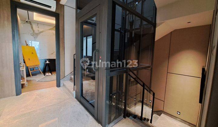 Jual Rugi Take Over Rumah Mewah Ada Lift di Summartecon Serpong  2