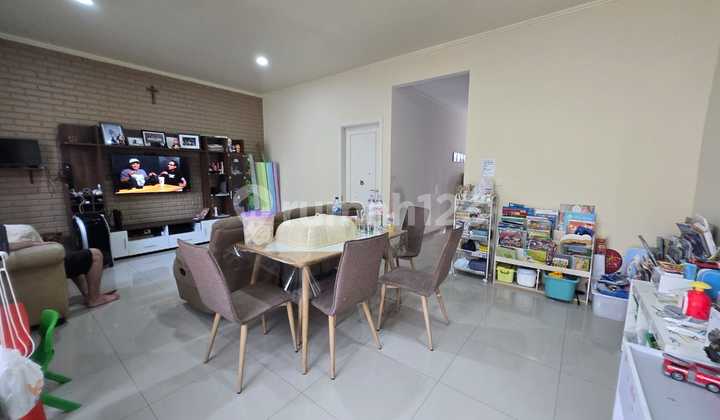 Dijual Rumah 2 Lantai di Suvarna Sutera Siap Huni Status SHM Bisa KPR Dijual Rumah 2 Lantai di Suvarna Sutera Siap Huni Status SHM Bisa KPR