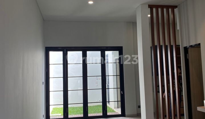 Dijual Rumah 2 Lantai Bersih Terawat Siap Huni Lokasi di Alam Sutera