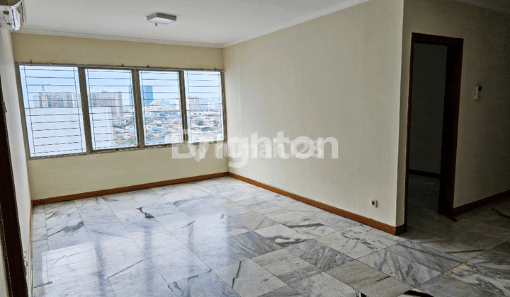 APARTMENT 3 BEDROOMS MITRA SUNTER YANG SANGAT LUAS 2