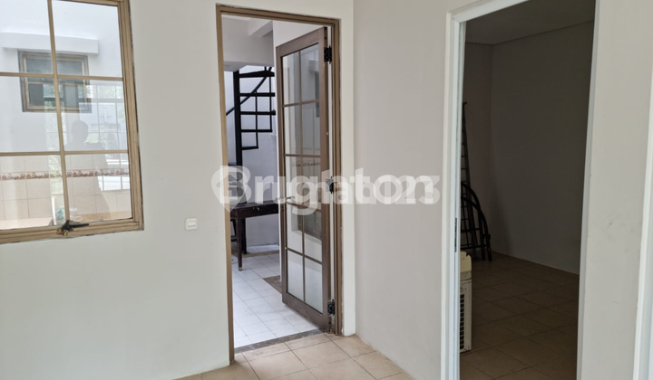 RUMAH 2 LANTAI FRESH HASIL RENOVASI DI TAMAN NEW BRITANIA LIPPO KARAWACI 2