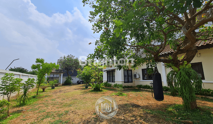 RUMAH CLASSIC 1.5 LANTAI SANGAT TERAWAT DI PISANGAN CIPUTAT TIMUR, TANGERANG SELATAN 2