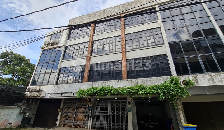 3 RUKO GANDENG 4 LANTAI DI LOKASI PREMIUM JL. RADEN SALEH, KANTOR SIAP PAKAI!