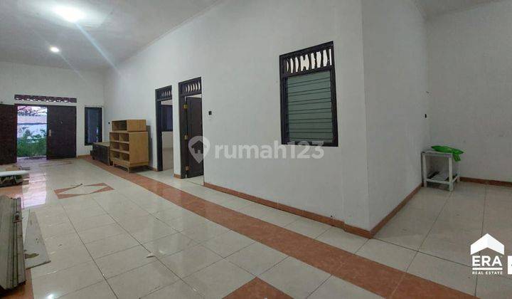 Rumah tengah kota Semarang ramai siap pakai dekat stasiun dekat pelabuhan dekat bandara disewakan di jl raya Hasanudin Tanah mas Semarang Utara 2