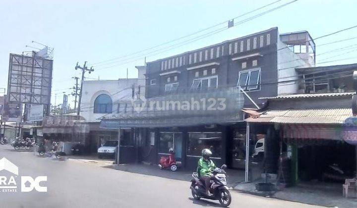 Ruko tengah kota Semarang murah strategis ramai siap pakai dekat kampus USM dekat pintu tol Gayamsari disewakan di jl raya Arteri Soekarno Hatta Pedurungan Semarang Timur 2