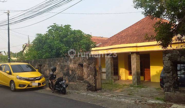 Rumah Dihitung Tanah Besar Luas Tengah Kota Semarang Daerah Elit dekat tol dekat Sekolah Internasional dekat akpol dijual di Kesatrian Jangli Candisari Semarang Atas 1